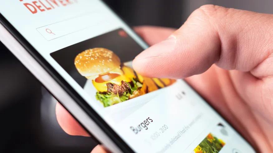 Aplicatii Mobile pentru Restaurante: Functionalitati si Beneficii